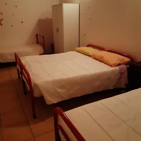 Del Boschetto Hostel *